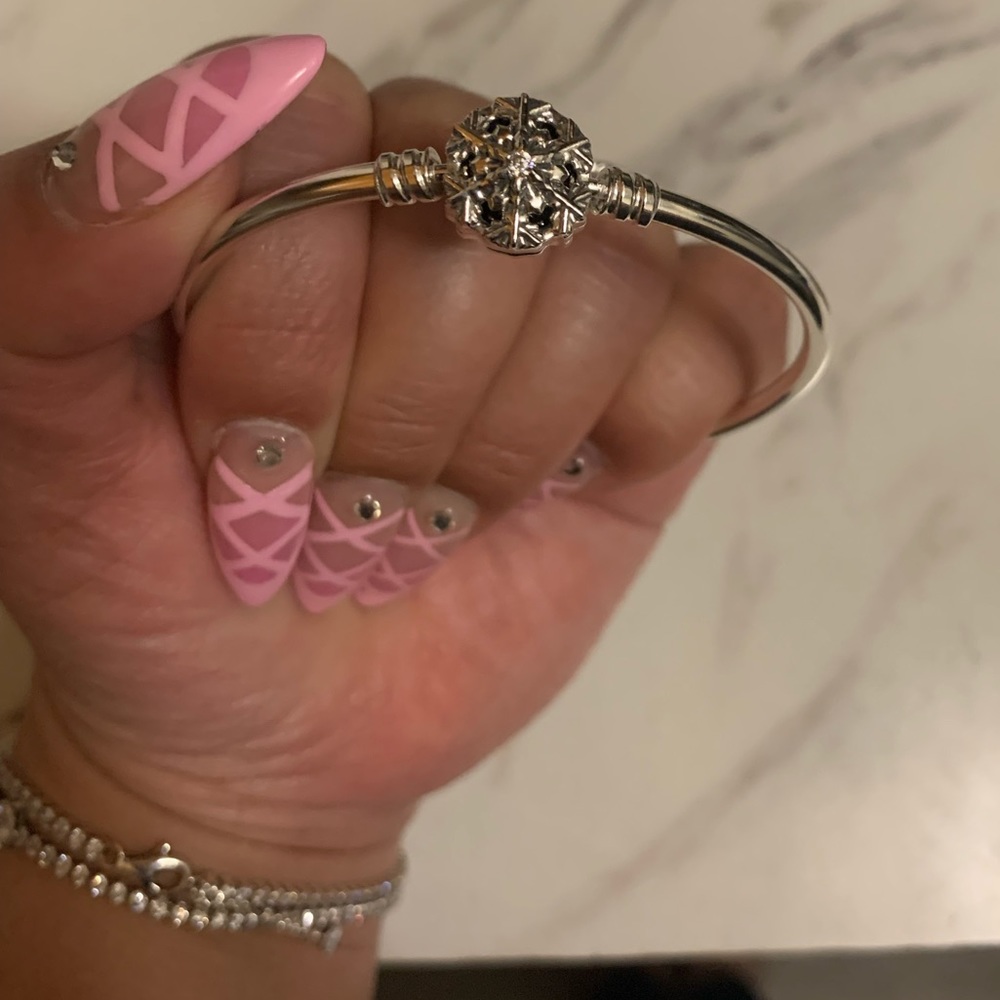 Pandora Moments Snowflake Clasp Bangle NOWT